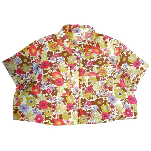 Noisy May Brown & Cream Flower Collar Short Sleeve Shirt Size Medium - Picture 2 of 8